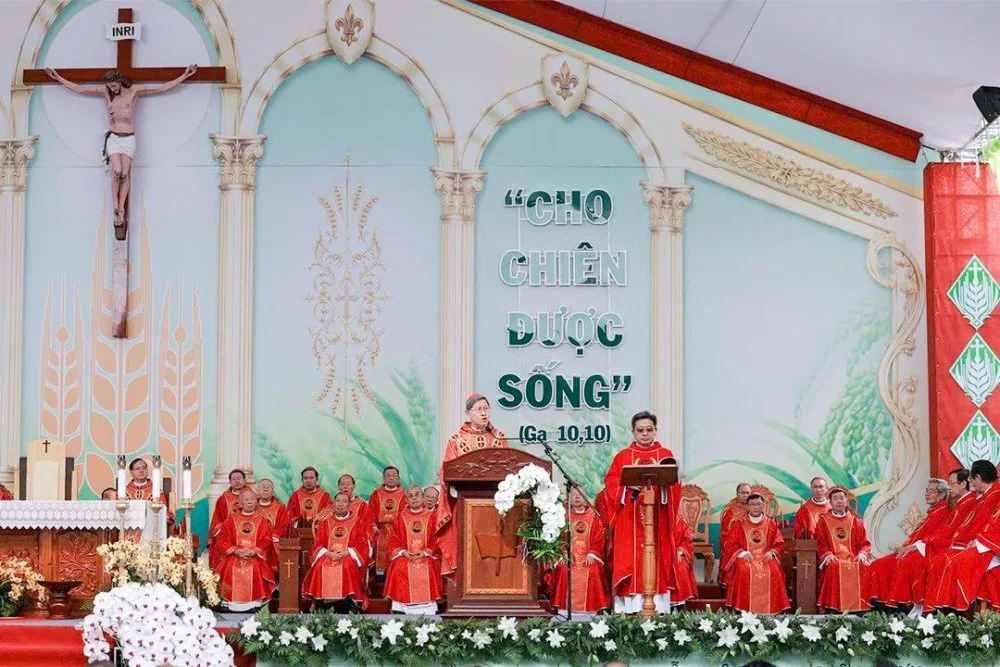 ĐHY Tagle chủ sự Thánh lễ phong Chân phước cho Cha PX. Trương Bửu Diệp]